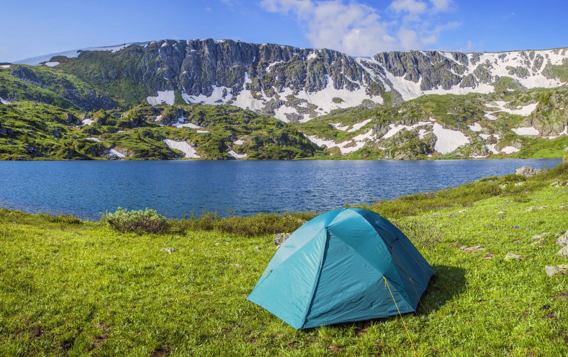 Camping sauvage et bivouac en France : ce qui est autorisé