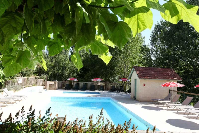 Camping 4 étoiles l'Offrerie in Rouffignac-st-cernin — Foto 2