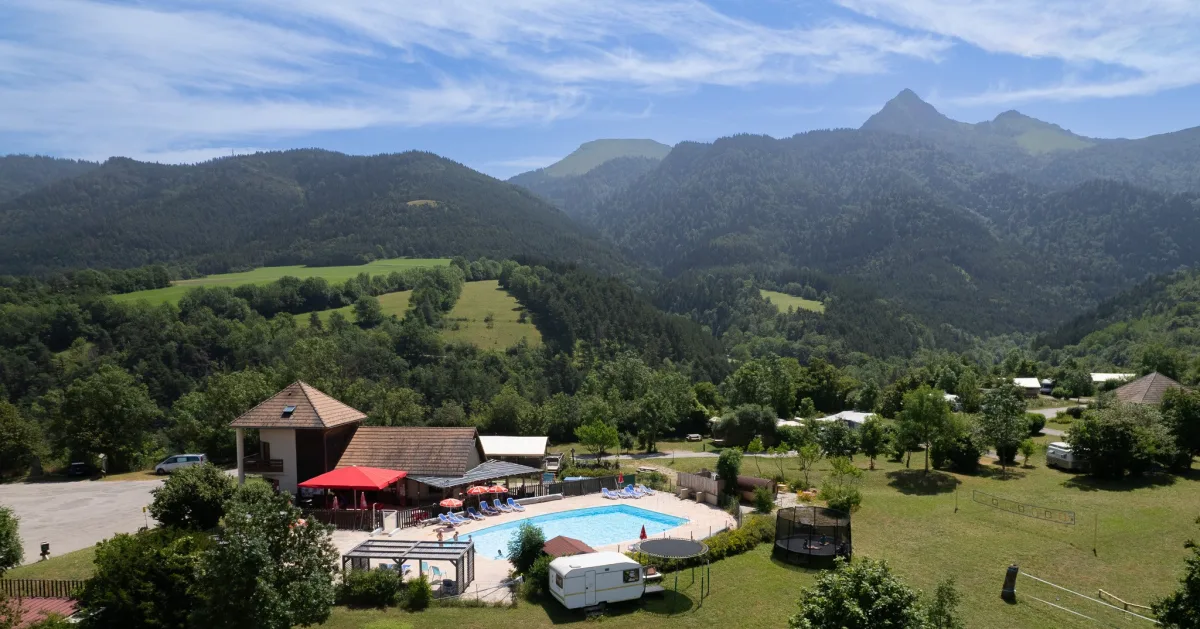 Camping Belle Roche in Lalley
