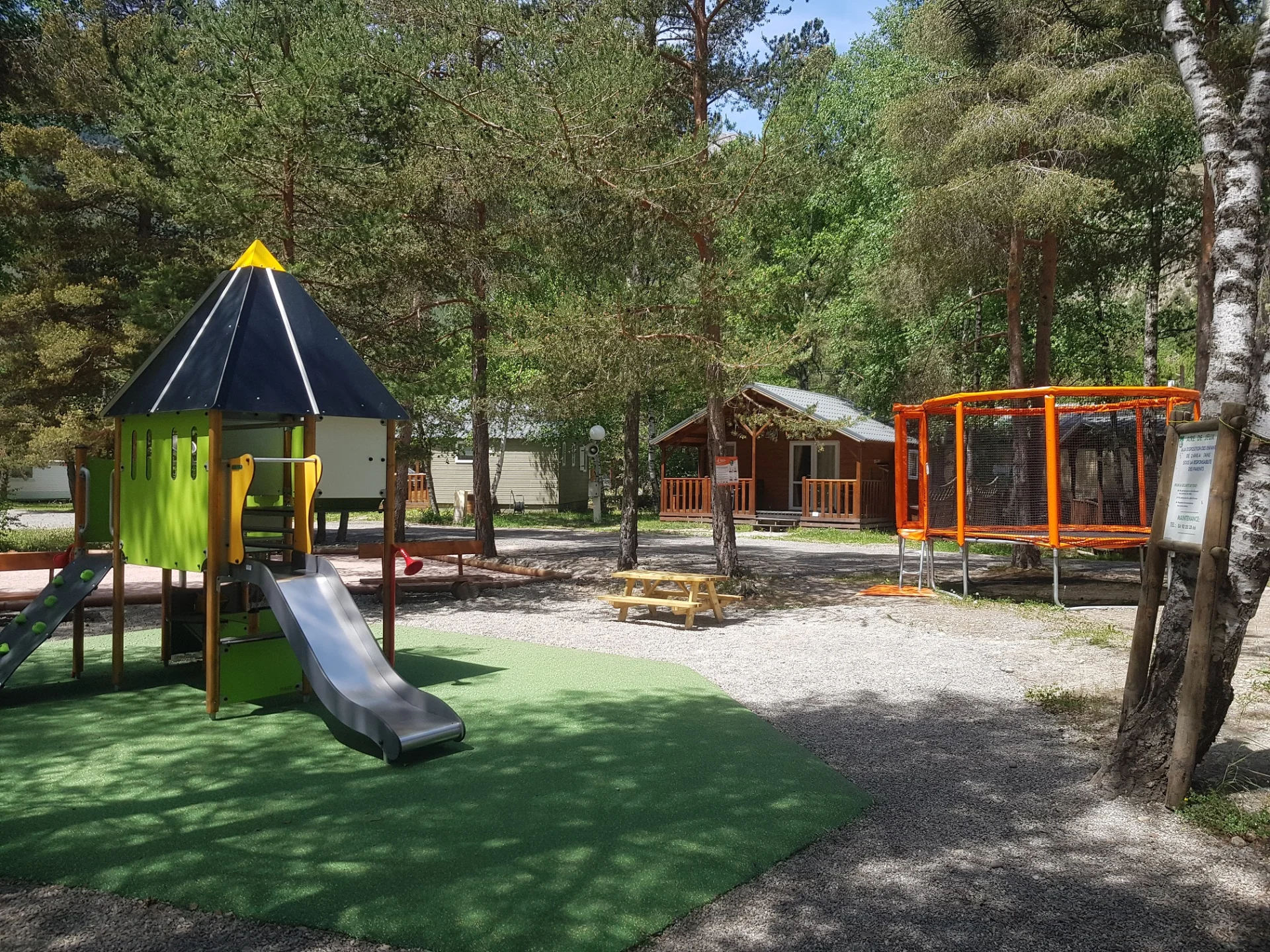 Camping De L'Iscle De Prelles à Saint-Martin-de-Queyrières — photo 6