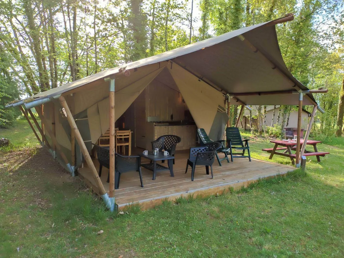 Camping De La Bucherie in Saint-Saud-Lacoussière