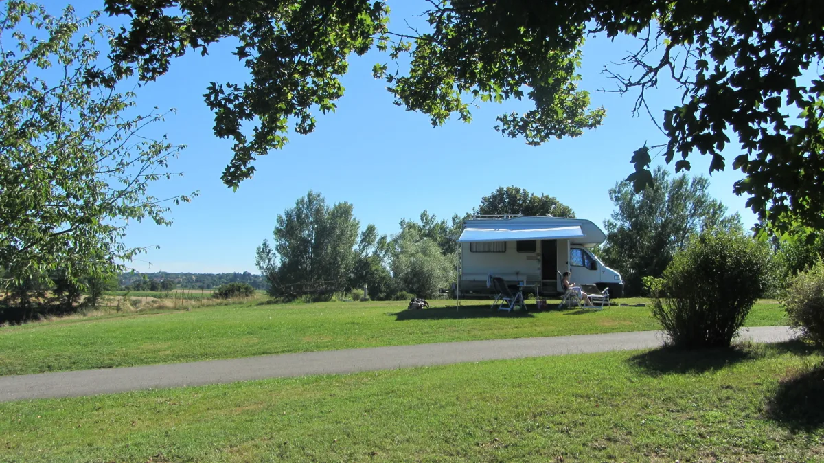 Camping De La Route Bleue in Balbigny