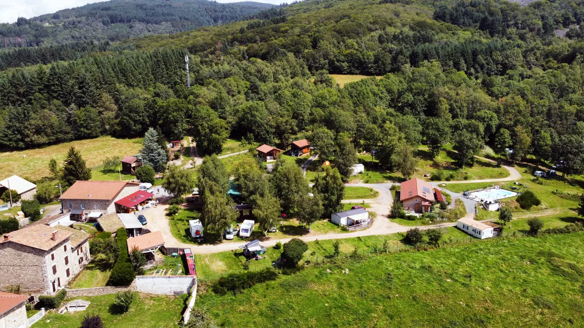 Camping De Montbartoux in Vollore-Ville
