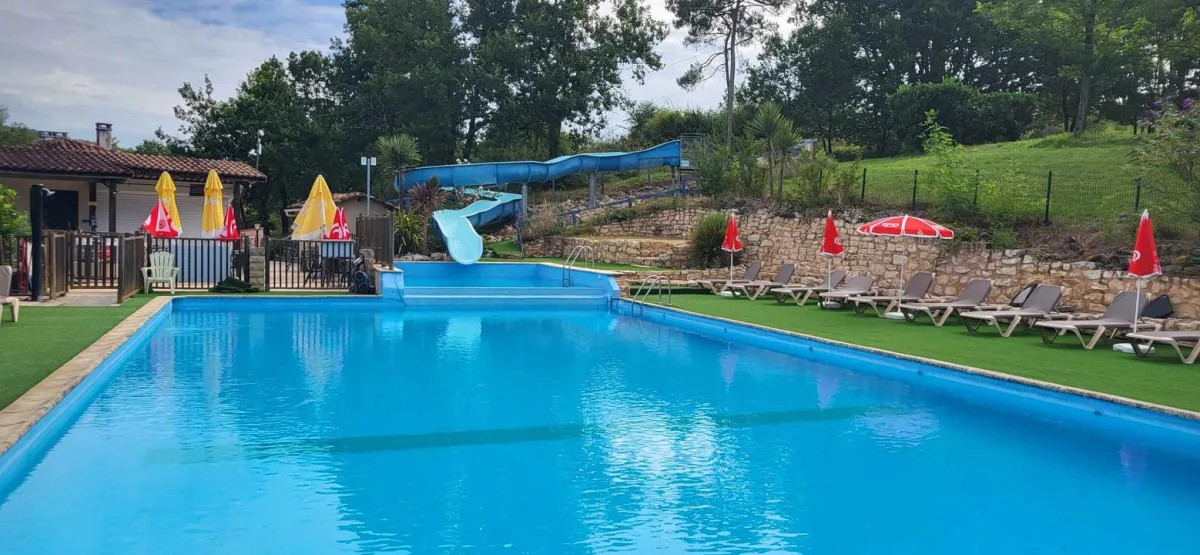 Camping Des Bastides in Salles
