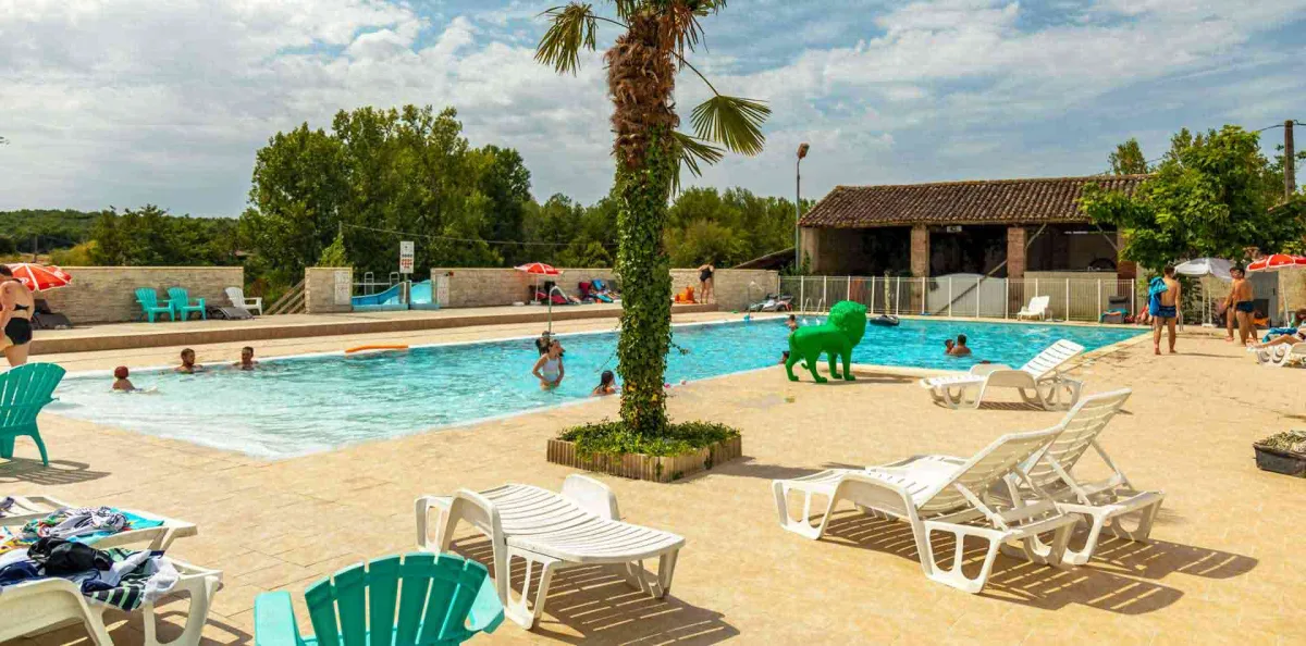 Camping Des Étangs in Garganvillar