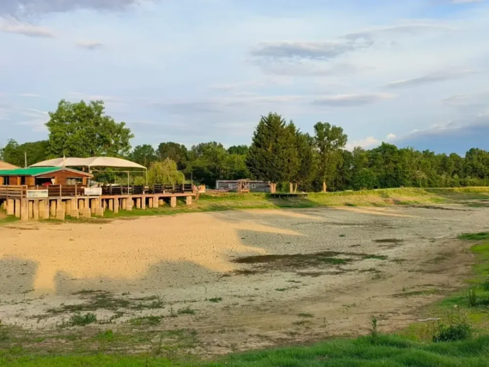 Camping Des Lacs in Merville