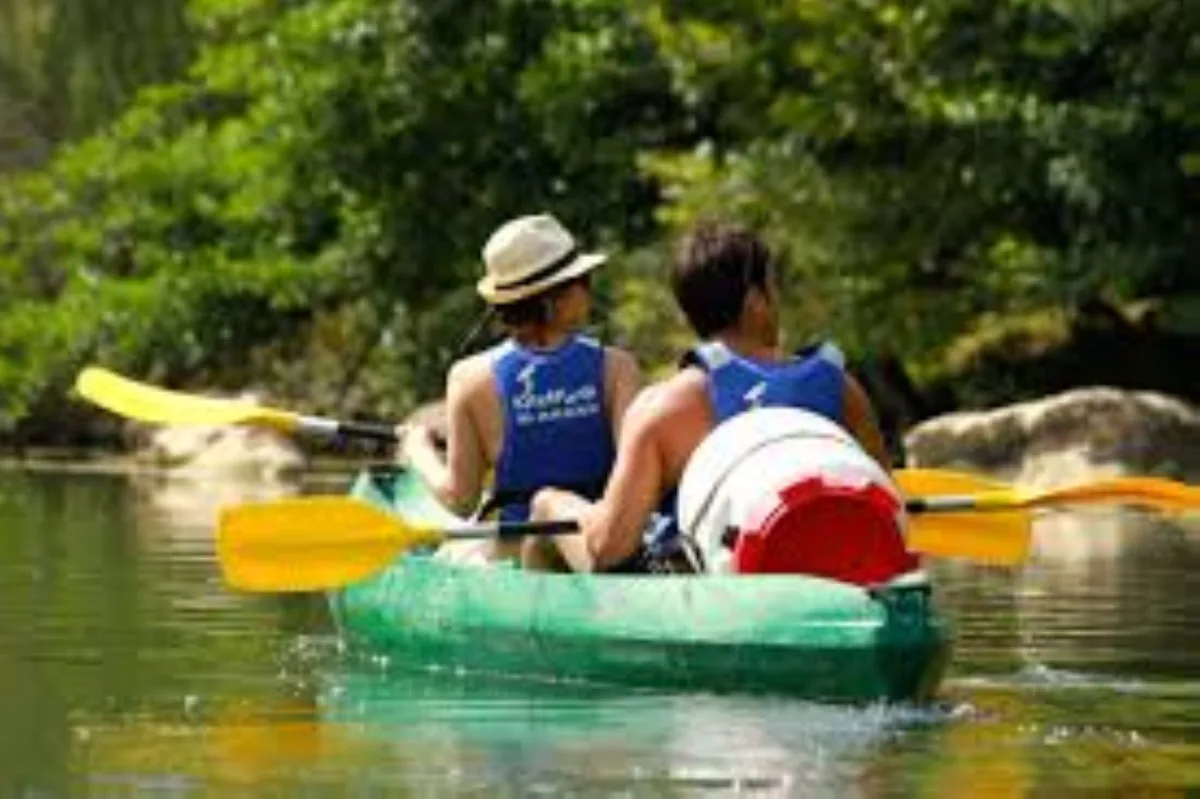 Camping Domaine d'Anglas in Brissac — Foto 6
