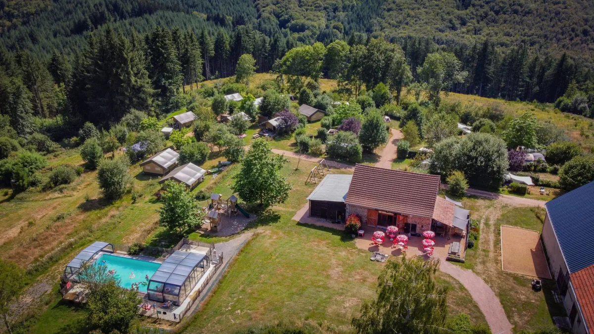 Camping Domaine De La Chabanne in Châtel-Montagne