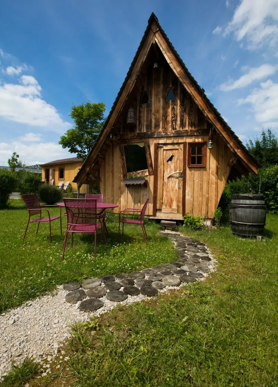 Camping Domaine La Roche D'Ully in Ornans