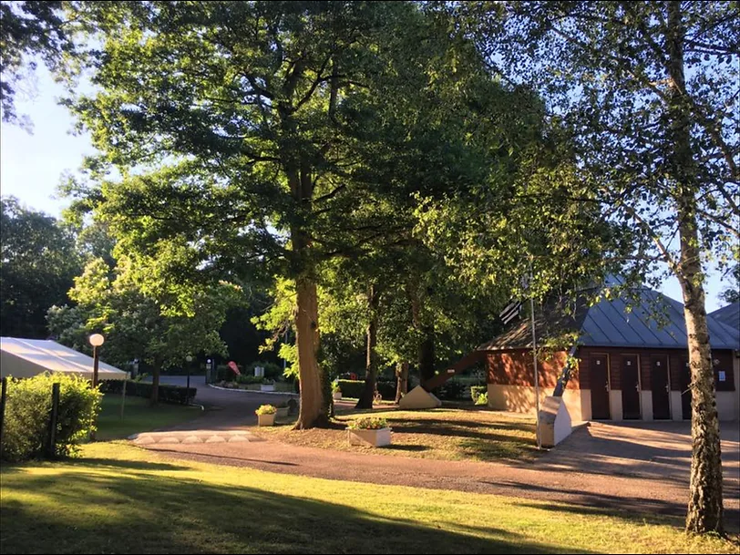 Camping Du Bec De Cisse in Vouvray