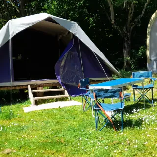 Camping Du Bois De La Dame — Ars-Sur-Formans