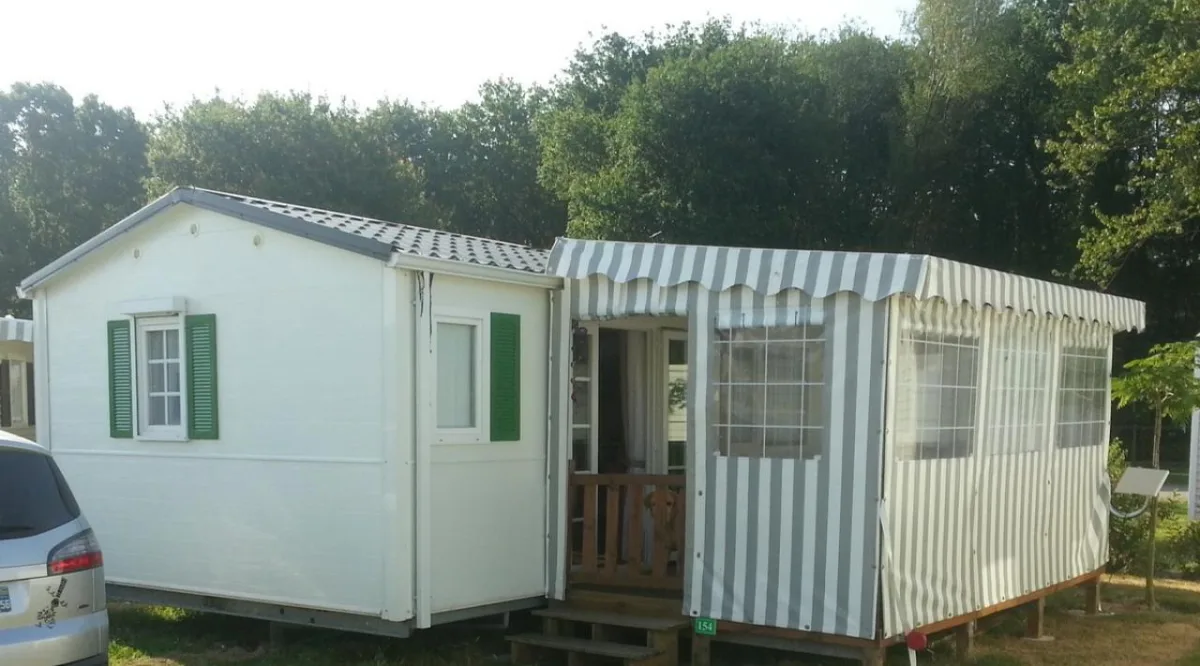 Camping du Haras in Monterblanc — Foto 2