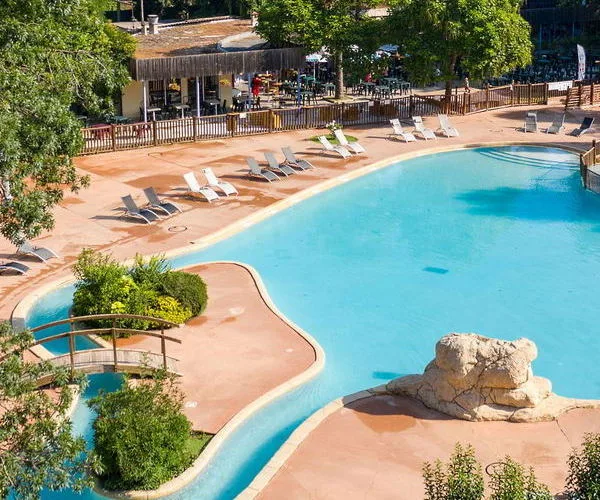 Camping Du Pont D'Avignon — Avignon