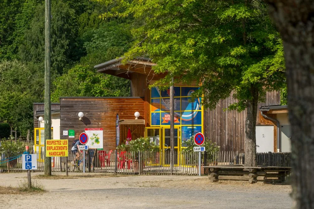 Camping Espace Hermeline in Bussière-Galant