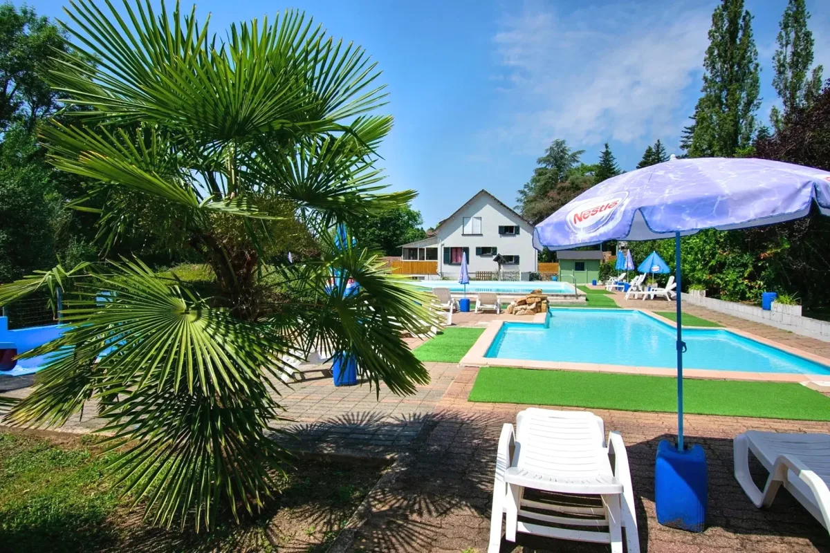Camping Et Gîtes Les Bains in Saint-Honoré-les-Bains