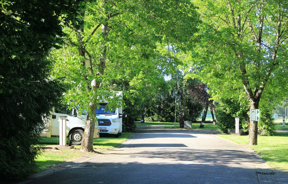 Camping Intercommunal De Neufchâteau