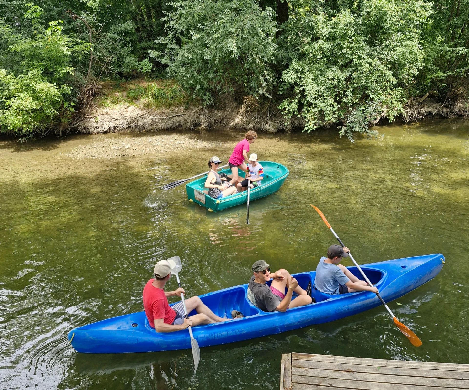 Camping L'Eau Vive in Les Églisottes-et-Chalaures — Foto 6