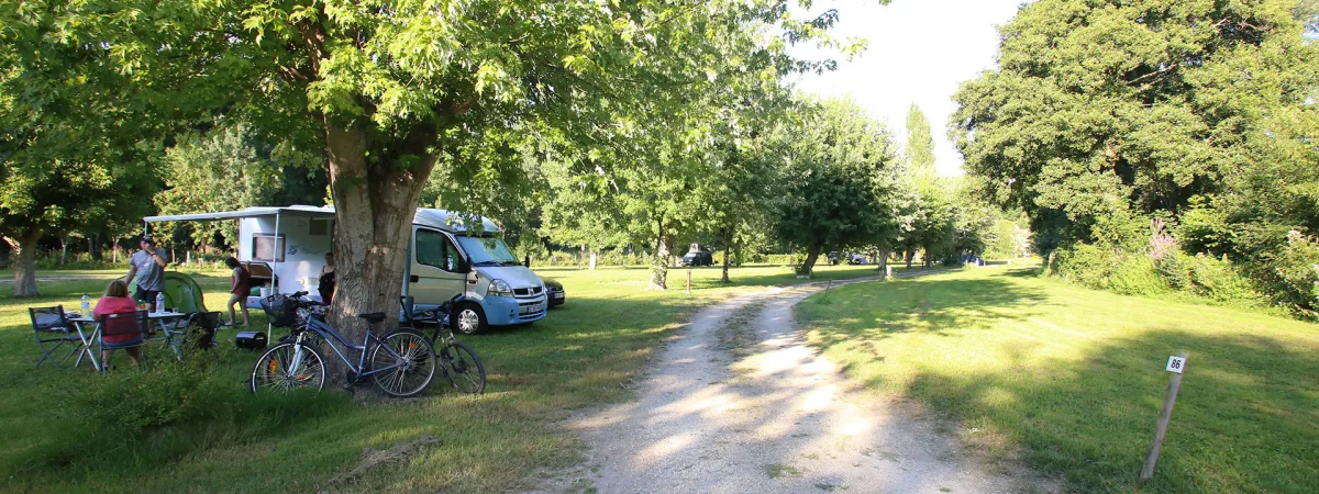 Camping L'Ilôt Du Chail — Sansais