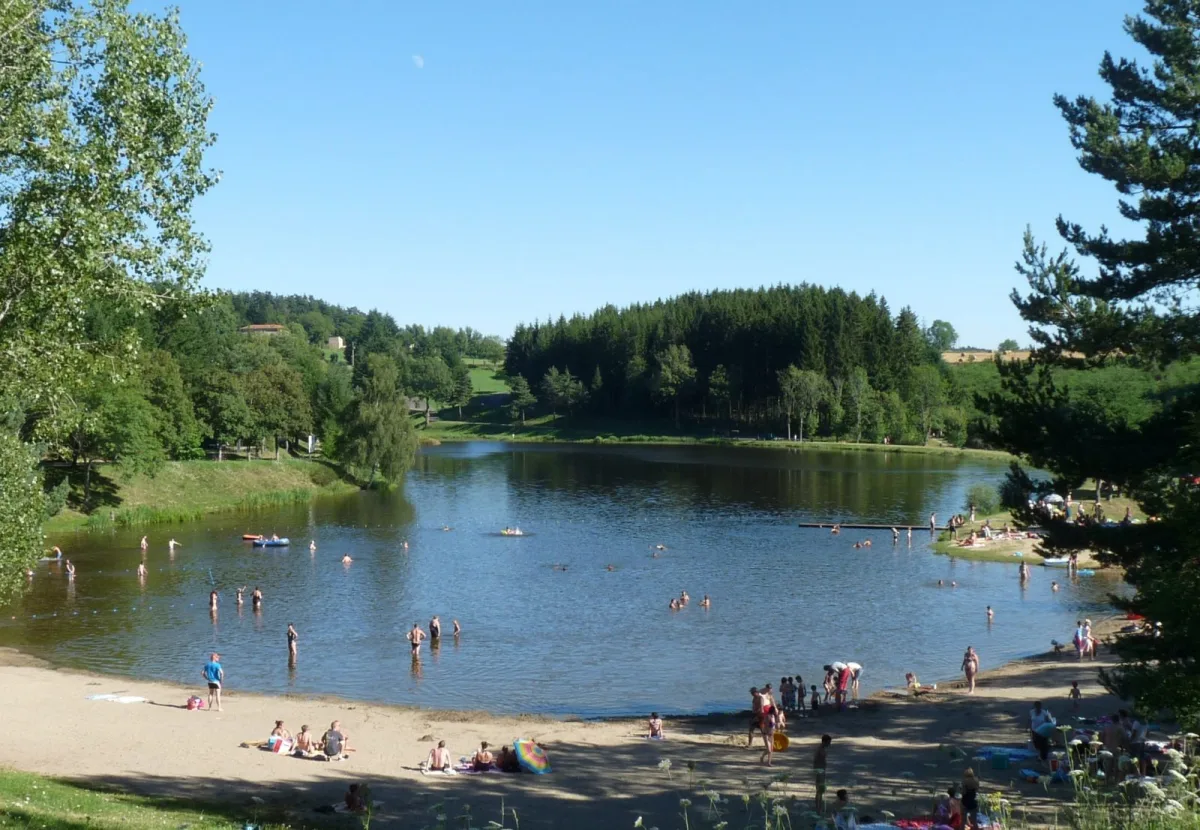 Camping La Chanterelle in Champagnac-le-Vieux