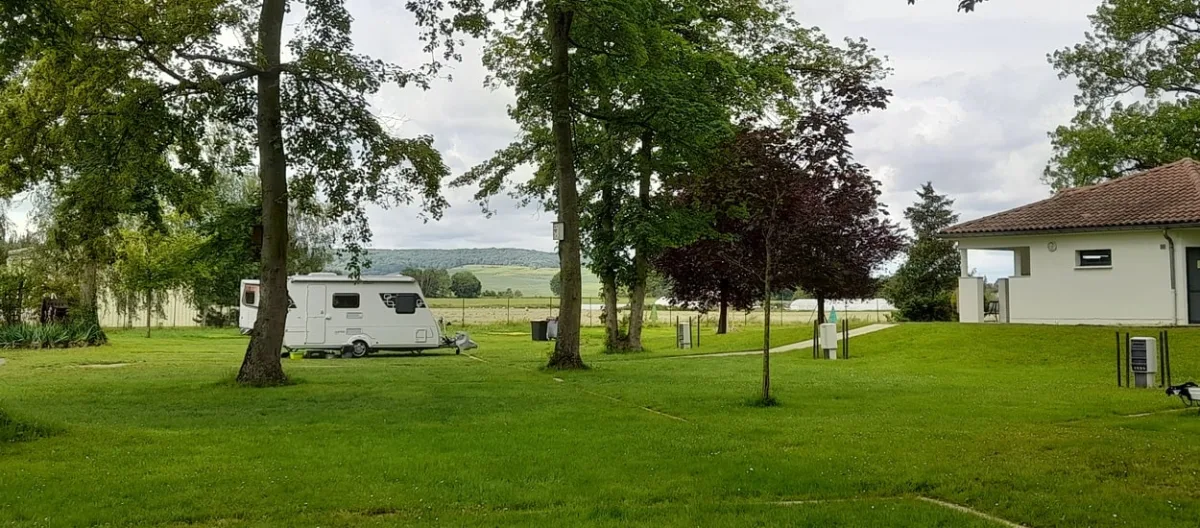 Camping La Montagne De Reims in Val-de-Vesle