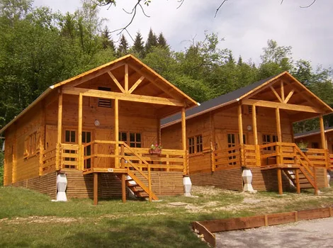 Camping La Petite Montagne in Moirans-en-Montagne — foto 3