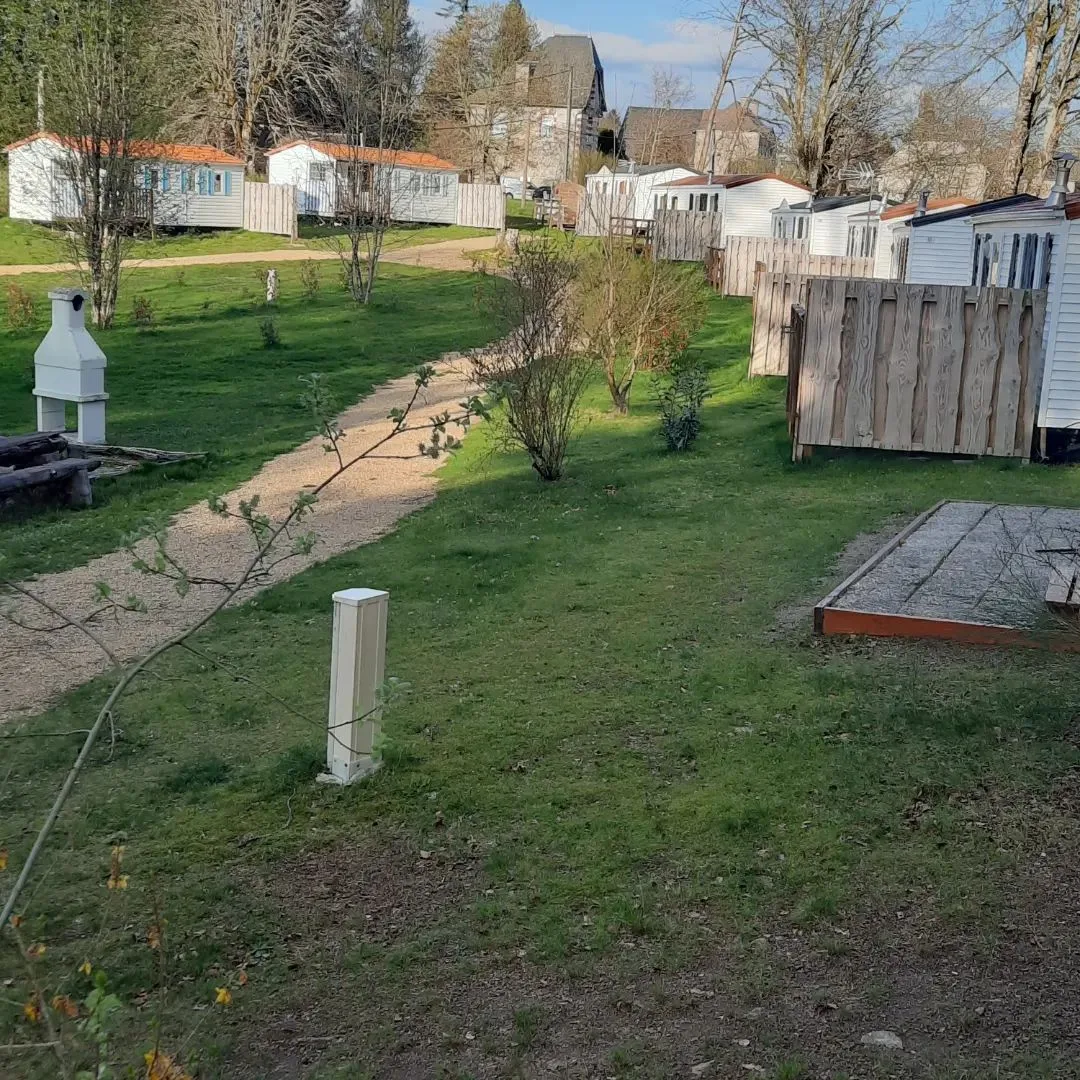 Camping La Petite Riviere in Clergoux