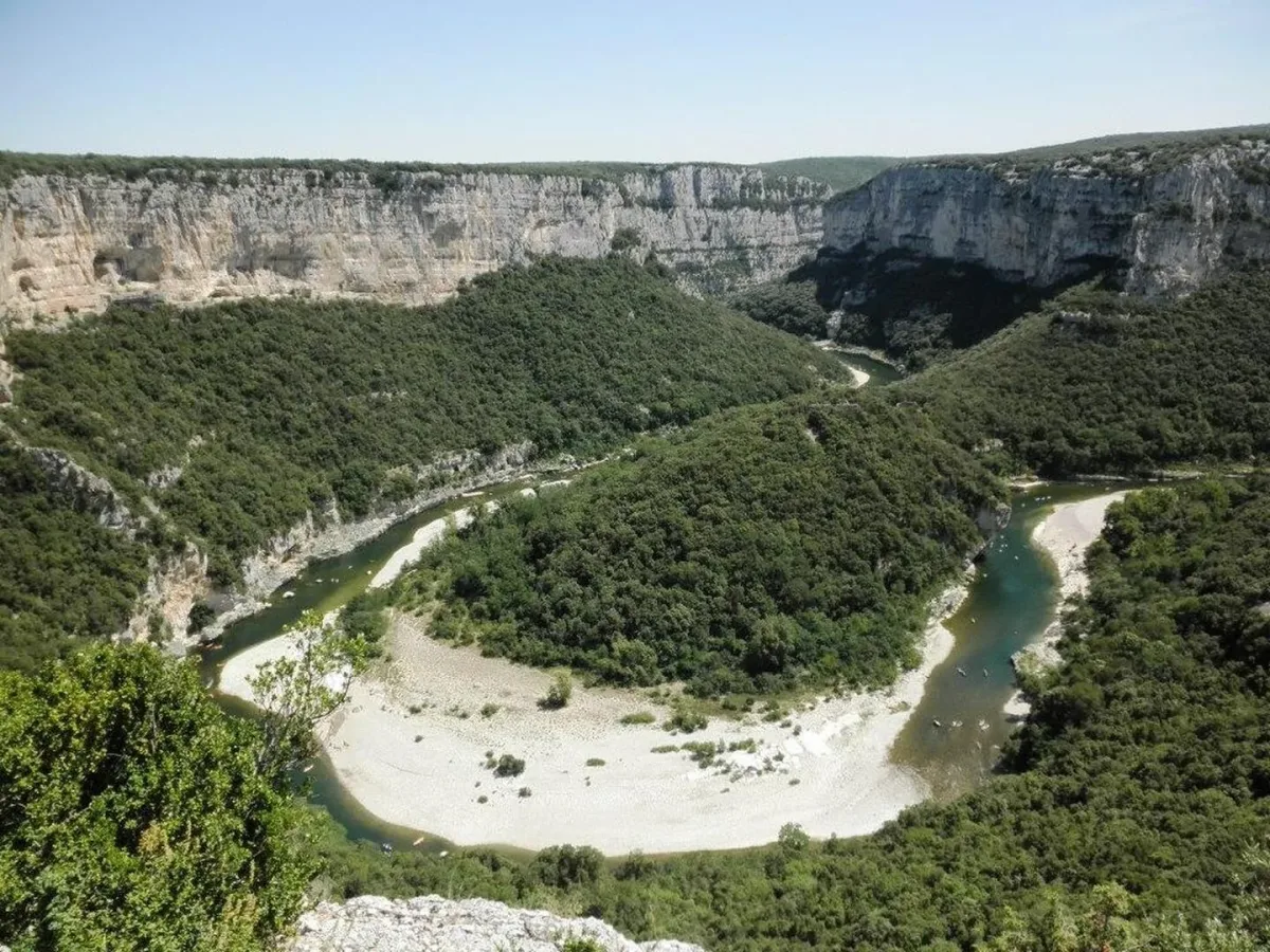 Camping La Plage Des Templiers in Saint-Remèze