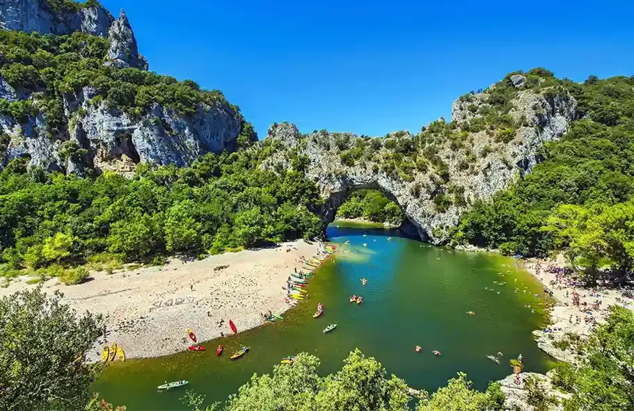 Camping La Résidence D'Été in Saint-Remèze