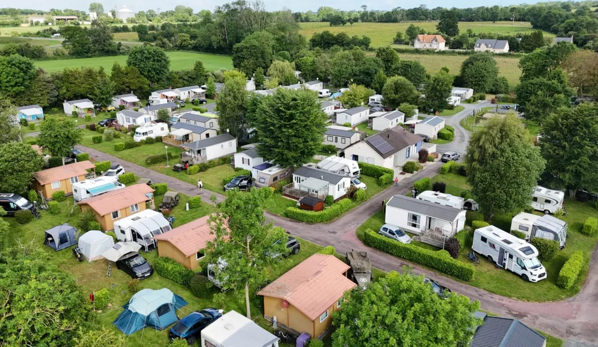 Camping La Roseraie D'Omaha in Surrain