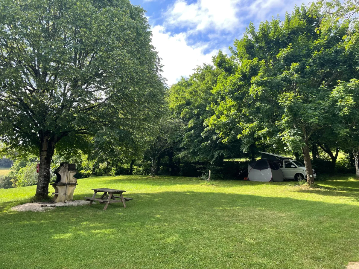 Camping La Roussie in Proissans