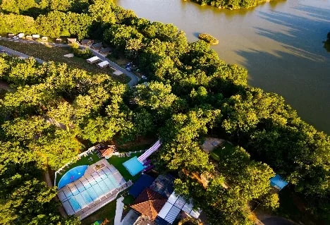 Camping Lac Aux Oiseaux in Martiel