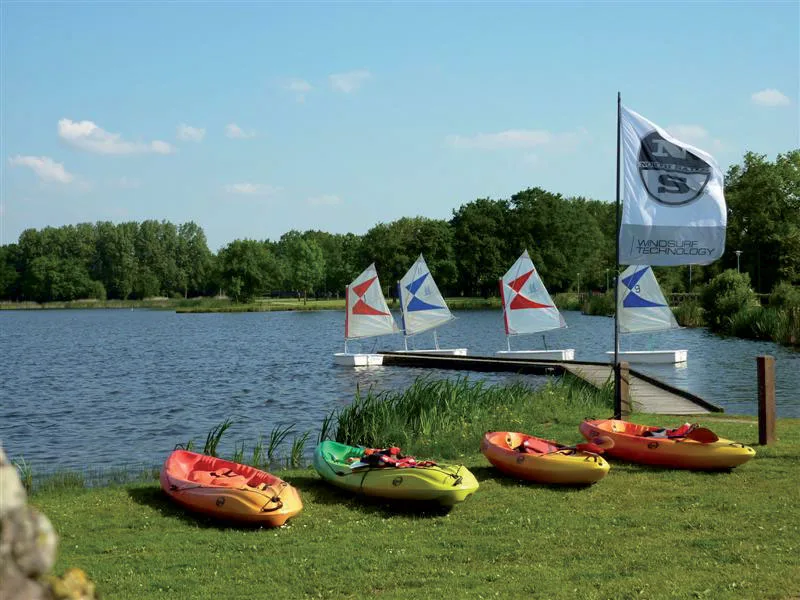Camping Du Lac De La Chausselière in La Guyonnière — Foto 4