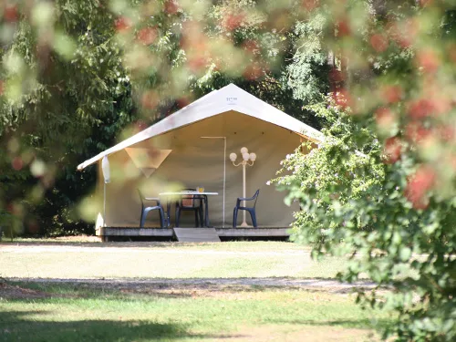 Camping Le Canoë in Chaussin