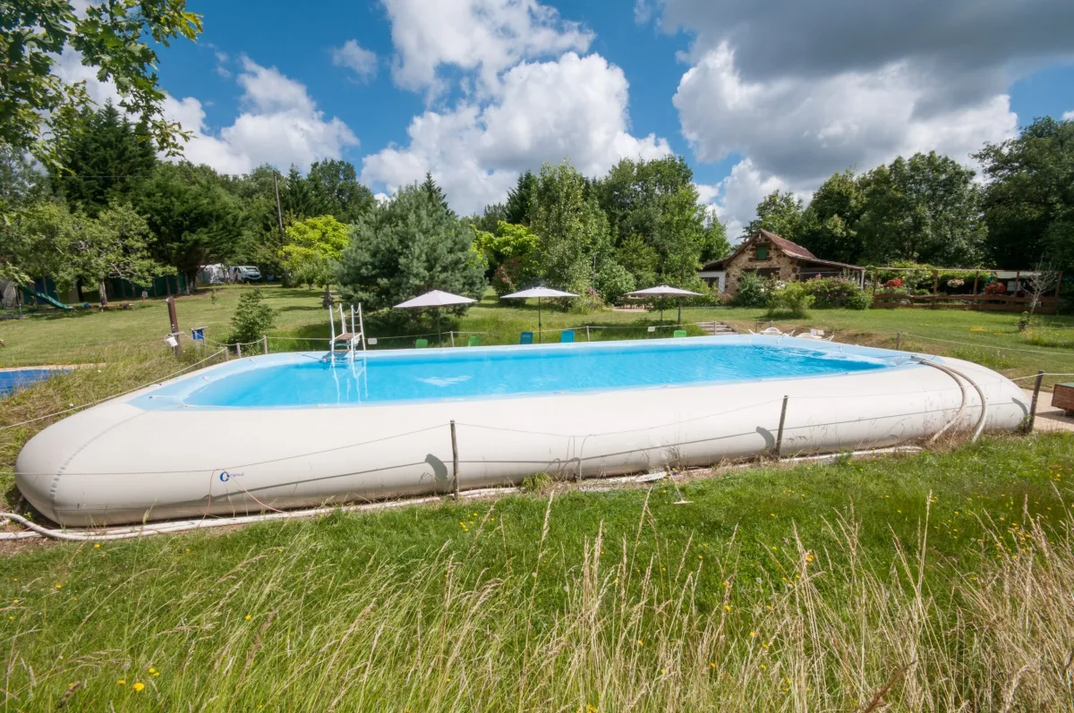 Camping Le Coteau De L'Herm in Rouffignac-Saint-Cernin-de-Reilhac
