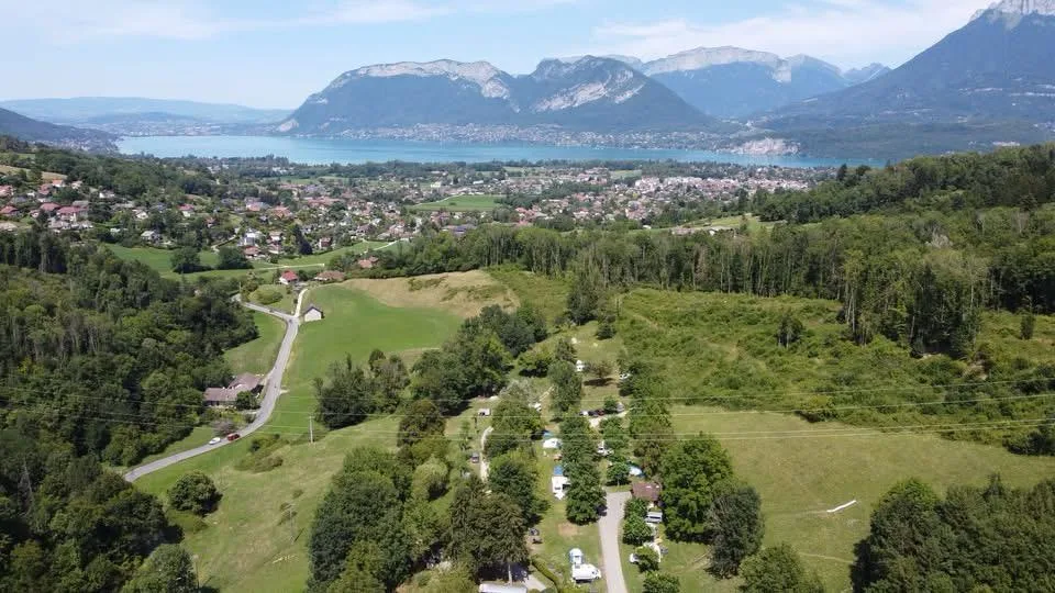 Camping Le Crêtoux in Saint-Jorioz
