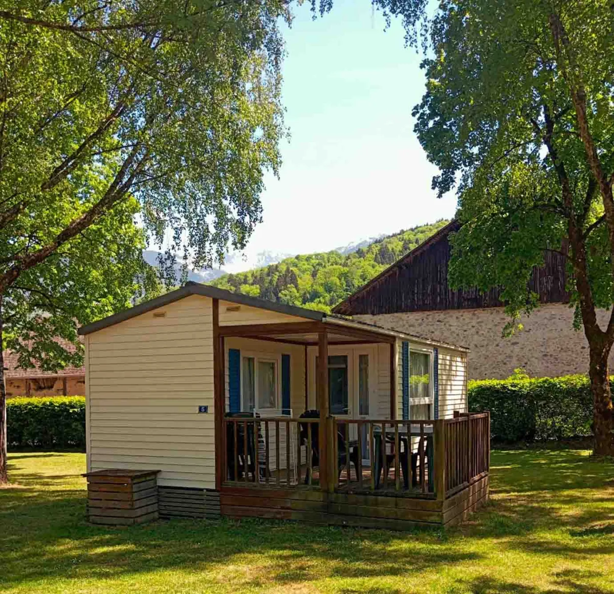 Camping Le Lac Saint Clair in Détrier