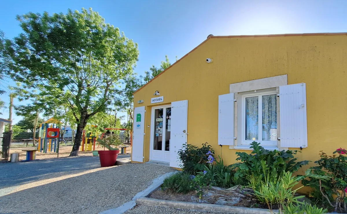 Camping Le Moulin De La Pierre in Saint-Vivien
