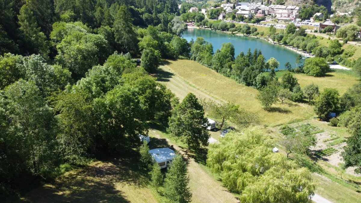 Camping Le Noyer Du Baron in Le Lauzet-Ubaye