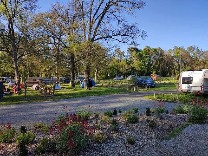 Camping Le Plein Air Bainsois — Bains-Sur-Oust