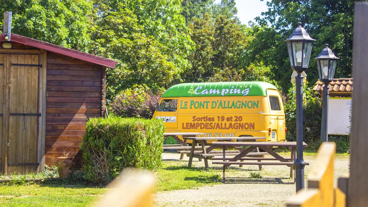 Camping Le Pont D'Allagnon in Lempdes-sur-Allagnon