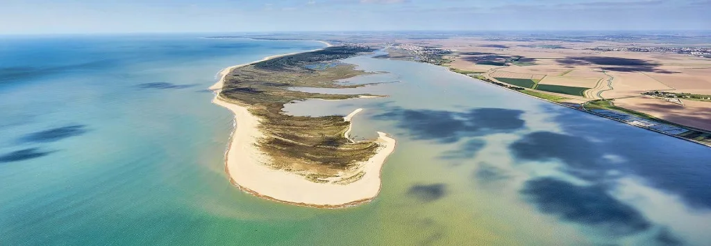 Camping Le Pré Des Sables — L'Aiguillon-Sur-Mer