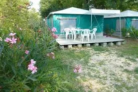 Camping Le Pressoir in Petit-Palais — foto 3