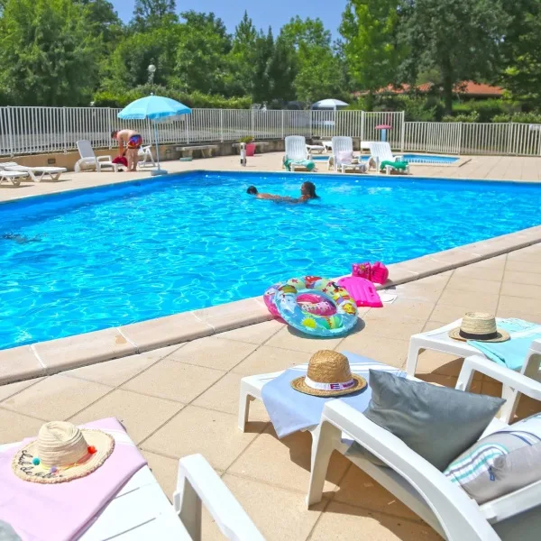 Camping Le Repaire — Thiviers