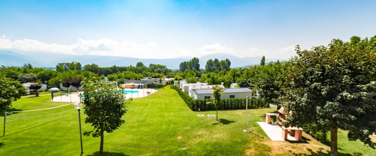 Camping Le Robinson in Enveitg