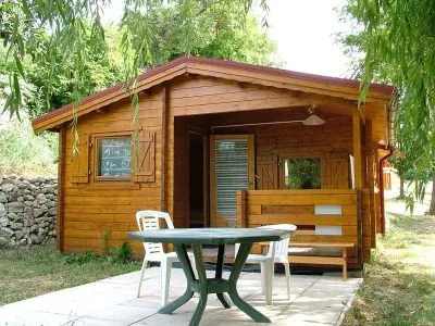 Camping Le Vallon Des Oiseaux in Reillanne