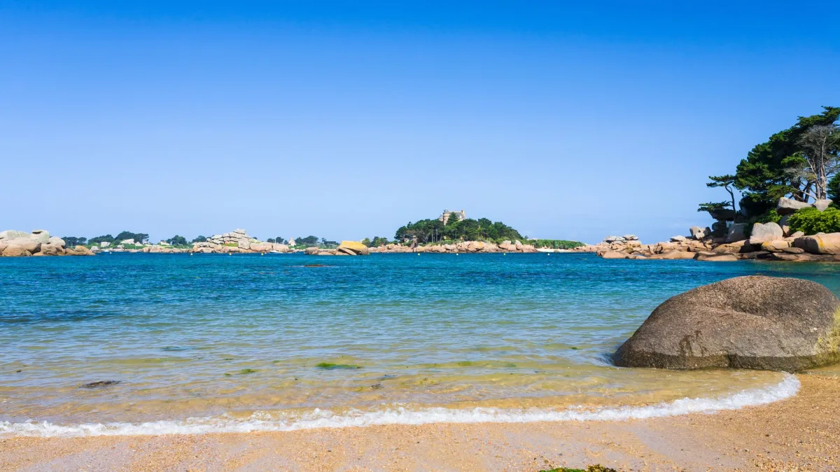 Camping Le Varlen in Plougrescant