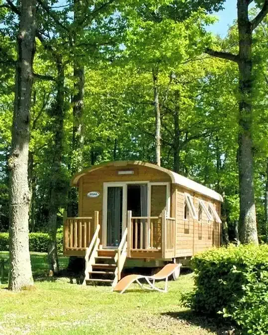 Camping Les Abrias Du Perche in La Ferté-Vidame