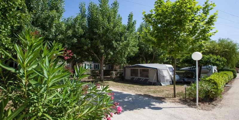 Camping Les Amarines in Goudargues