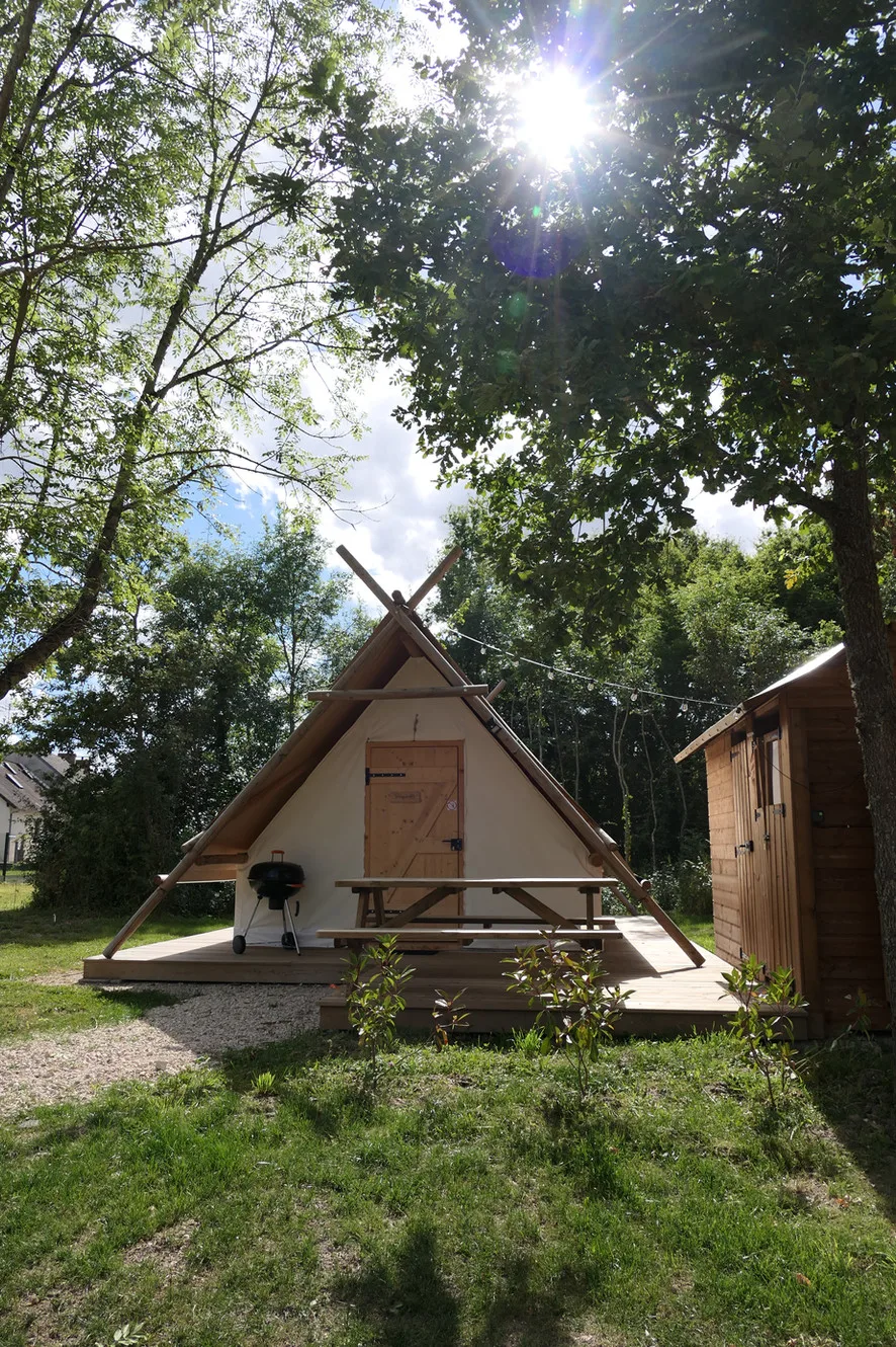 Camping Les Cabanes Du Tertre in Cour-Cheverny