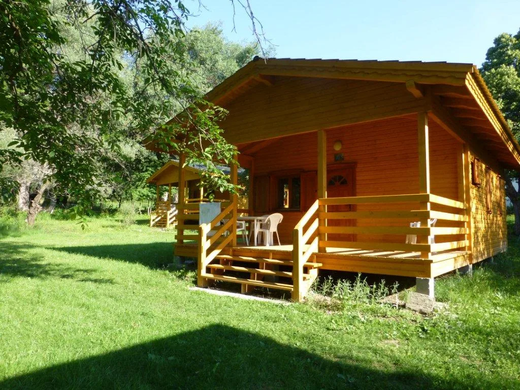 Camping Les Cariamas in Châteauroux-les-Alpes